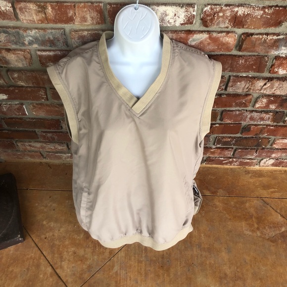 Tres Bien tan vest size large - Picture 2 of 8